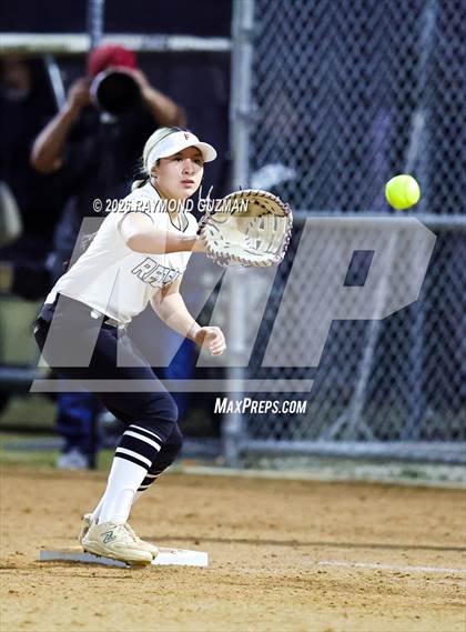 Thumbnail 1 in Fowler @ Sanger West photogallery.