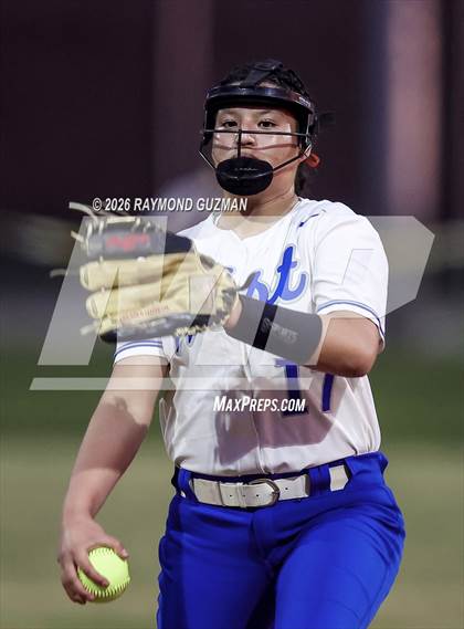 Thumbnail 1 in Fowler @ Sanger West photogallery.