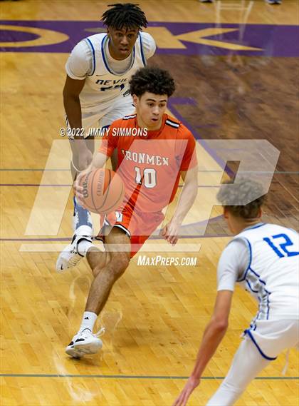Thumbnail 1 in Normal Community vs. Quincy (IHSA 4A Sectional Finals) photogallery.