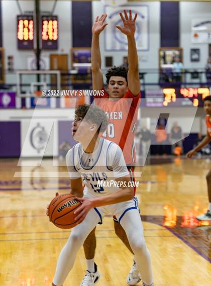 Thumbnail 2 in Normal Community vs. Quincy (IHSA 4A Sectional Finals) photogallery.