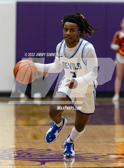 Thumbnail 3 in Normal Community vs. Quincy (IHSA 4A Sectional Finals) photogallery.