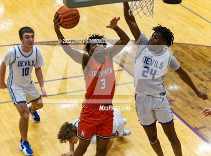 Thumbnail 2 in Normal Community vs. Quincy (IHSA 4A Sectional Finals) photogallery.