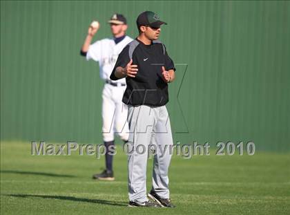Thumbnail 1 in Connally @ Akins photogallery.
