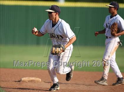 Thumbnail 1 in Connally @ Akins photogallery.