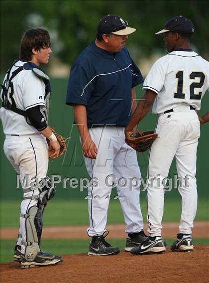 Thumbnail 2 in Connally @ Akins photogallery.