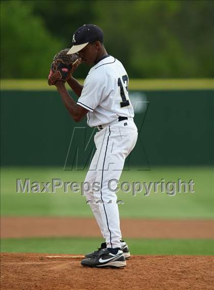 Thumbnail 1 in Connally @ Akins photogallery.