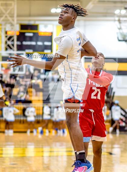 Thumbnail 1 in Shawnee Heights vs Grandview (West Boy's Varsity Tournament) photogallery.