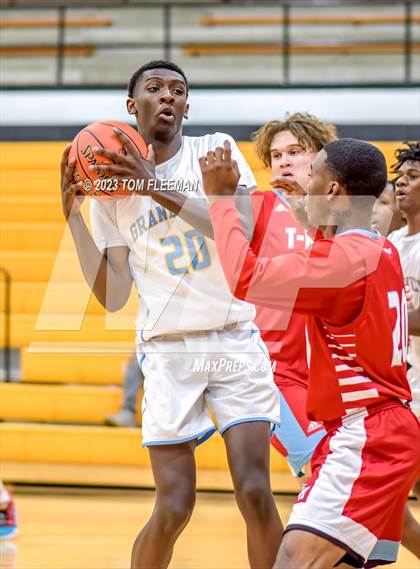 Thumbnail 3 in Shawnee Heights vs Grandview (West Boy's Varsity Tournament) photogallery.
