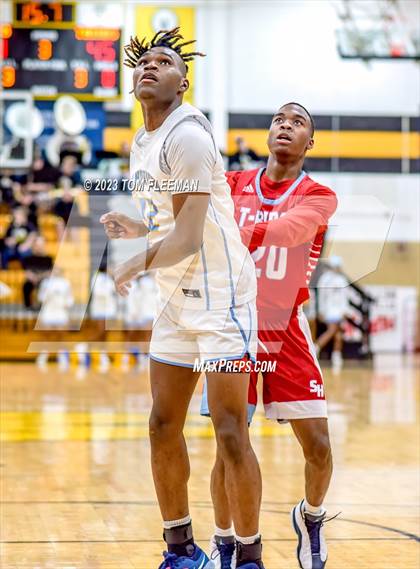 Thumbnail 2 in Shawnee Heights vs Grandview (West Boy's Varsity Tournament) photogallery.