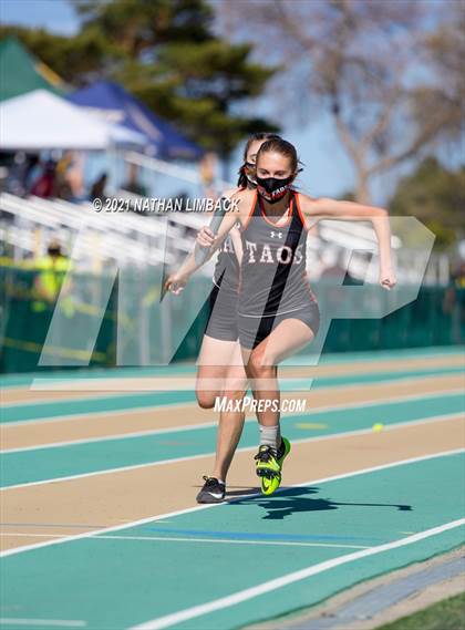 Thumbnail 3 in Los Alamos Track and Field Invitational photogallery.