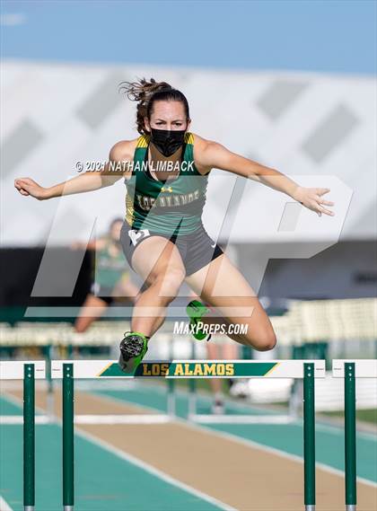 Thumbnail 2 in Los Alamos Track and Field Invitational photogallery.
