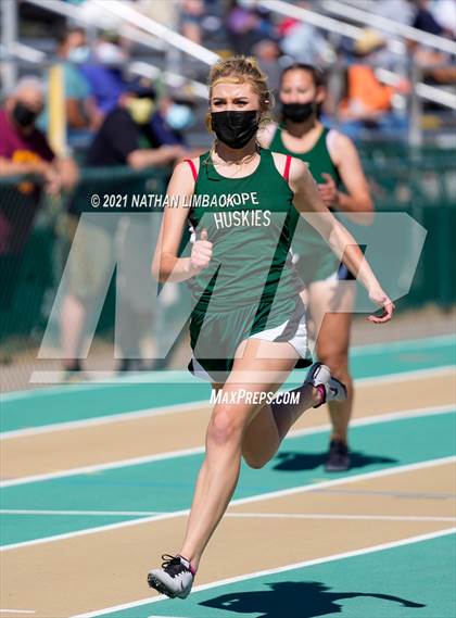 Thumbnail 1 in Los Alamos Track and Field Invitational photogallery.