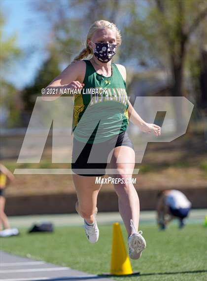 Thumbnail 1 in Los Alamos Track and Field Invitational photogallery.