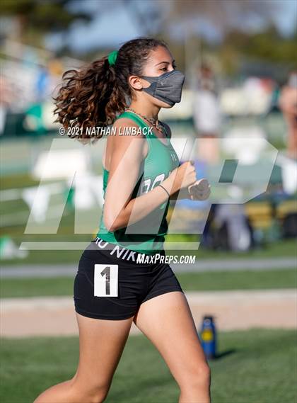 Thumbnail 1 in Los Alamos Track and Field Invitational photogallery.