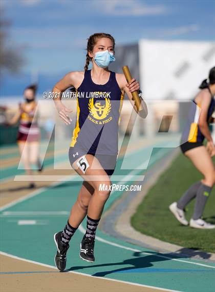 Thumbnail 1 in Los Alamos Track and Field Invitational photogallery.
