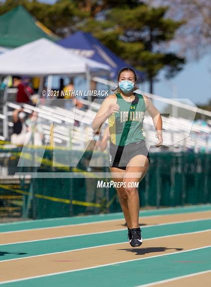 Thumbnail 2 in Los Alamos Track and Field Invitational photogallery.
