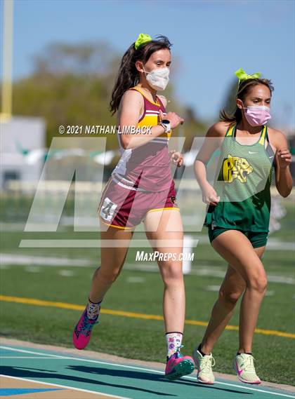 Thumbnail 2 in Los Alamos Track and Field Invitational photogallery.