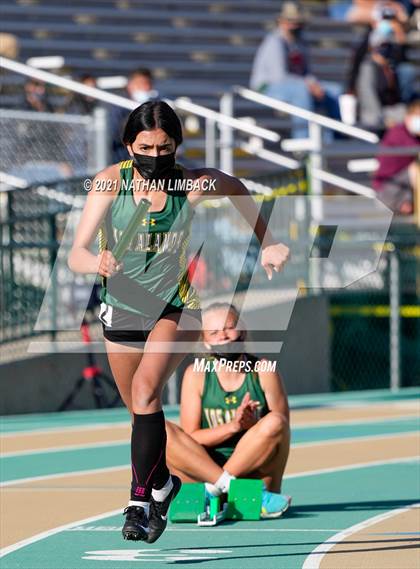 Thumbnail 1 in Los Alamos Track and Field Invitational photogallery.