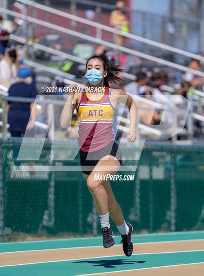 Thumbnail 3 in Los Alamos Track and Field Invitational photogallery.