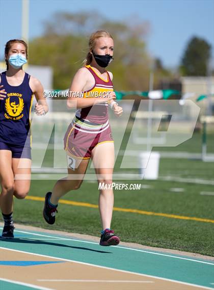 Thumbnail 1 in Los Alamos Track and Field Invitational photogallery.