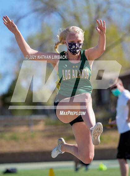 Thumbnail 2 in Los Alamos Track and Field Invitational photogallery.