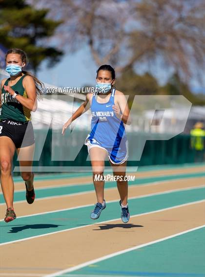 Thumbnail 3 in Los Alamos Track and Field Invitational photogallery.