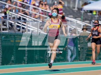Thumbnail 2 in Los Alamos Track and Field Invitational photogallery.