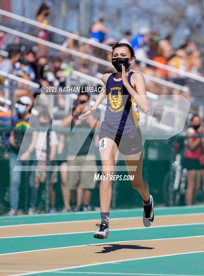 Thumbnail 1 in Los Alamos Track and Field Invitational photogallery.