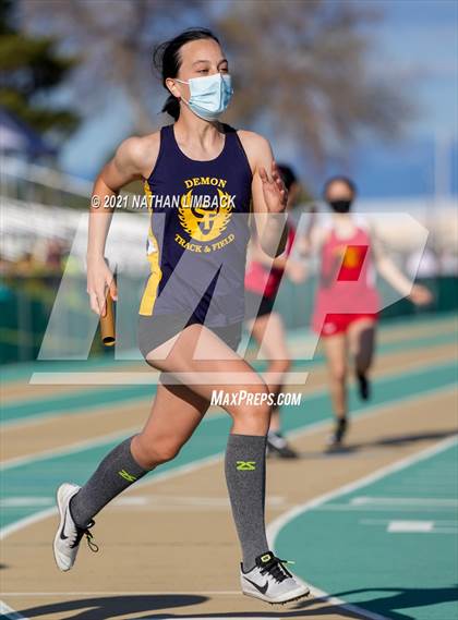 Thumbnail 3 in Los Alamos Track and Field Invitational photogallery.