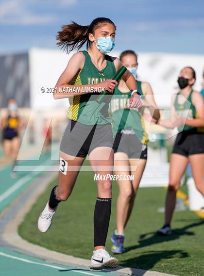 Thumbnail 2 in Los Alamos Track and Field Invitational photogallery.