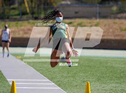Thumbnail 3 in Los Alamos Track and Field Invitational photogallery.