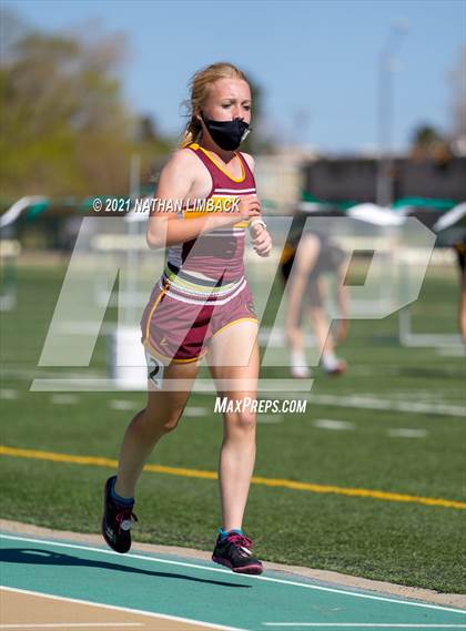 Thumbnail 2 in Los Alamos Track and Field Invitational photogallery.