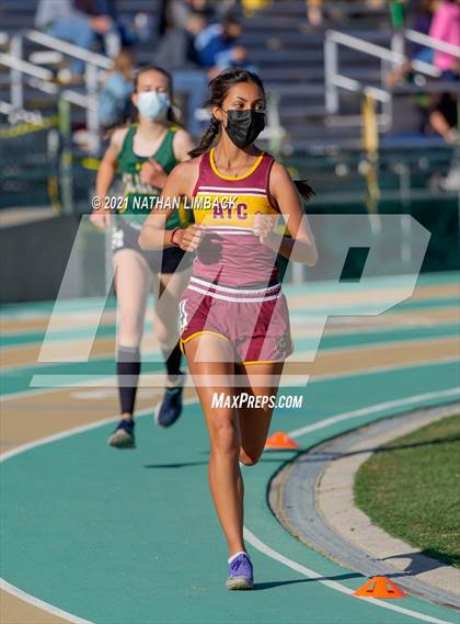 Thumbnail 1 in Los Alamos Track and Field Invitational photogallery.