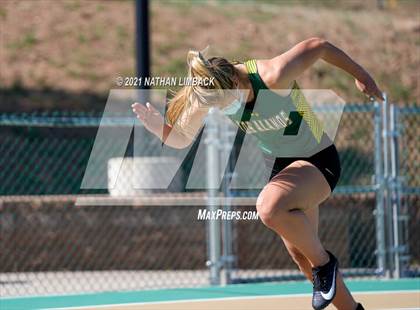 Thumbnail 1 in Los Alamos Track and Field Invitational photogallery.