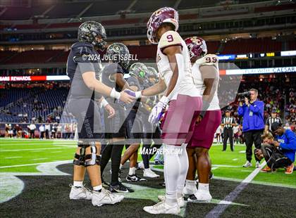 Thumbnail 1 in Jordan vs. Summer Creek (UIL 6A Dll Football Semi Regional Playoff) photogallery.