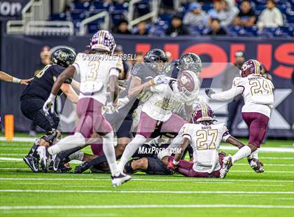 Thumbnail 3 in Jordan vs. Summer Creek (UIL 6A Dll Football Semi Regional Playoff) photogallery.