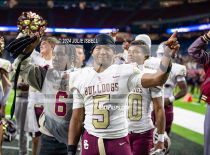 Thumbnail 2 in Jordan vs. Summer Creek (UIL 6A Dll Football Semi Regional Playoff) photogallery.