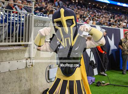 Thumbnail 2 in Jordan vs. Summer Creek (UIL 6A Dll Football Semi Regional Playoff) photogallery.