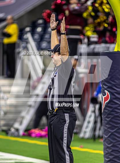 Thumbnail 1 in Jordan vs. Summer Creek (UIL 6A Dll Football Semi Regional Playoff) photogallery.