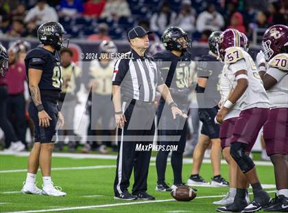 Thumbnail 2 in Jordan vs. Summer Creek (UIL 6A Dll Football Semi Regional Playoff) photogallery.
