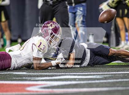 Thumbnail 1 in Jordan vs. Summer Creek (UIL 6A Dll Football Semi Regional Playoff) photogallery.