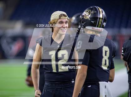 Thumbnail 2 in Jordan vs. Summer Creek (UIL 6A Dll Football Semi Regional Playoff) photogallery.