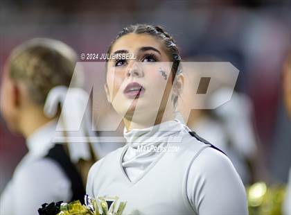 Thumbnail 2 in Jordan vs. Summer Creek (UIL 6A Dll Football Semi Regional Playoff) photogallery.