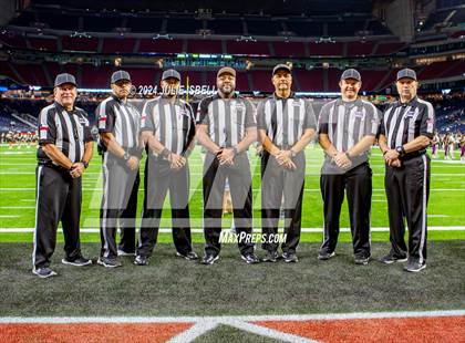 Thumbnail 1 in Jordan vs. Summer Creek (UIL 6A Dll Football Semi Regional Playoff) photogallery.