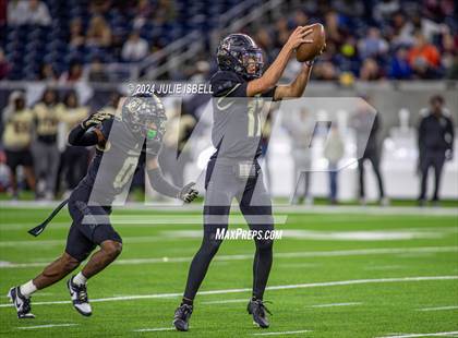 Thumbnail 2 in Jordan vs. Summer Creek (UIL 6A Dll Football Semi Regional Playoff) photogallery.