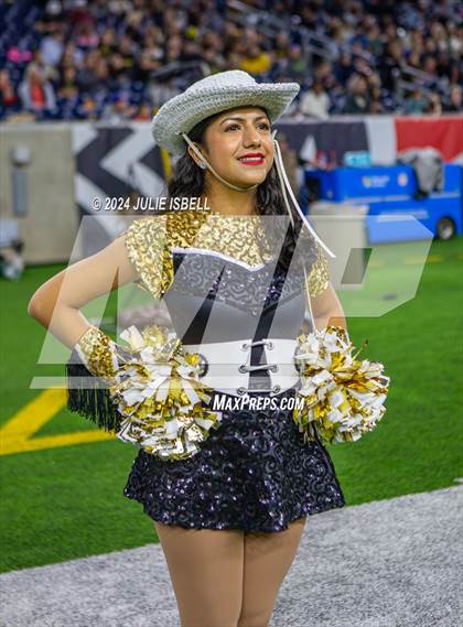 Thumbnail 2 in Jordan vs. Summer Creek (UIL 6A Dll Football Semi Regional Playoff) photogallery.