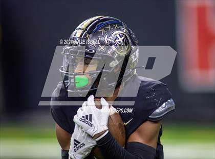 Thumbnail 1 in Jordan vs. Summer Creek (UIL 6A Dll Football Semi Regional Playoff) photogallery.