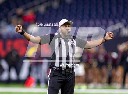 Thumbnail 2 in Jordan vs. Summer Creek (UIL 6A Dll Football Semi Regional Playoff) photogallery.