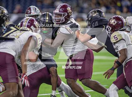 Thumbnail 1 in Jordan vs. Summer Creek (UIL 6A Dll Football Semi Regional Playoff) photogallery.