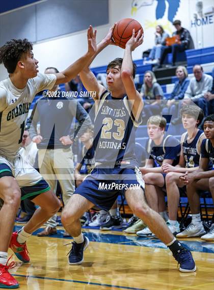 Thumbnail 1 in Aquinas vs St. Michael the Archangel - Sonic Showdown photogallery.